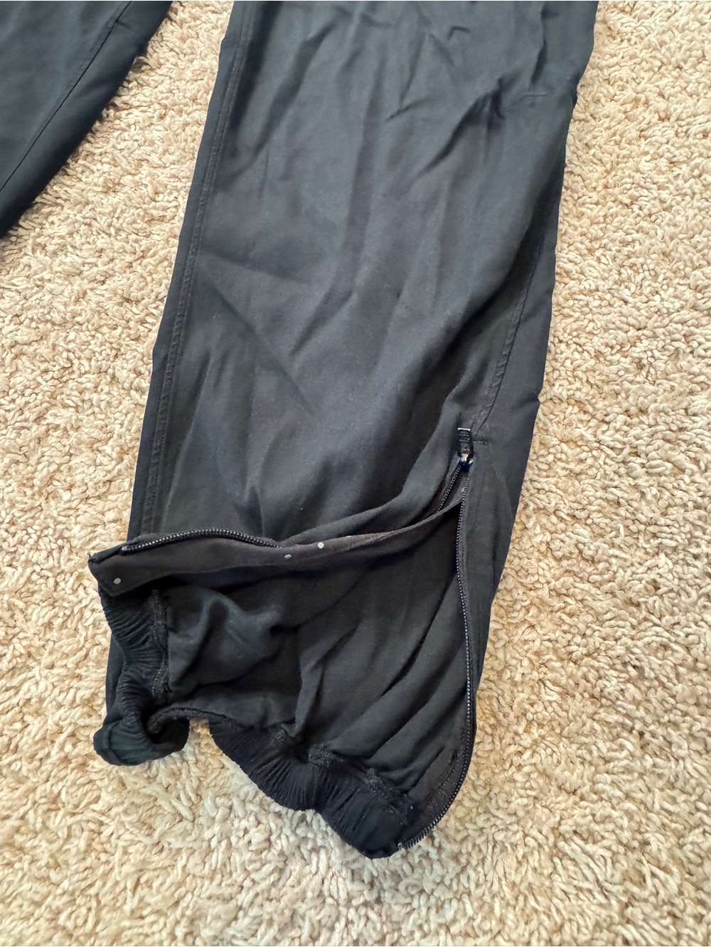 lululemon athletica Women's Black Nylon Jogger Pants Drawstring Cuffed Size 4 - Picture 7 of 16